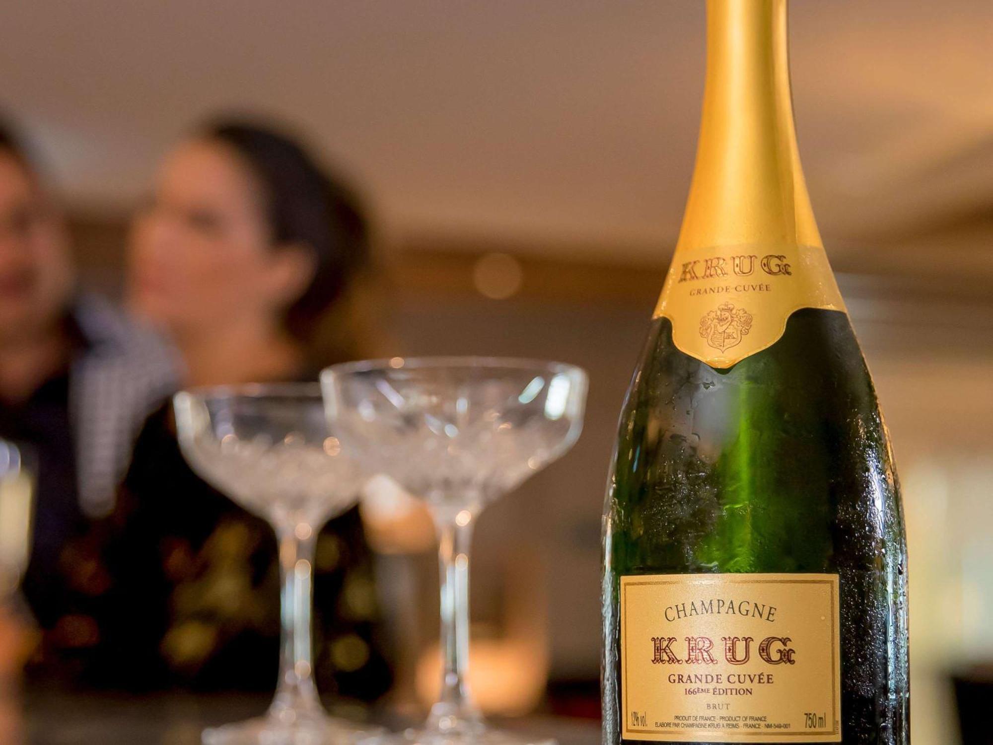 The William Inglis Mgallery Warwick Farm Buitenkant foto A bottle of Krug Champagne