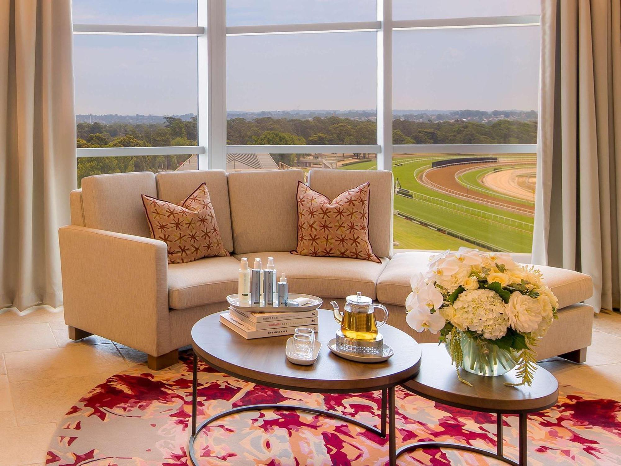 The William Inglis Mgallery Warwick Farm Buitenkant foto A view of the Meydan Grandstand from the Meydan Hotel