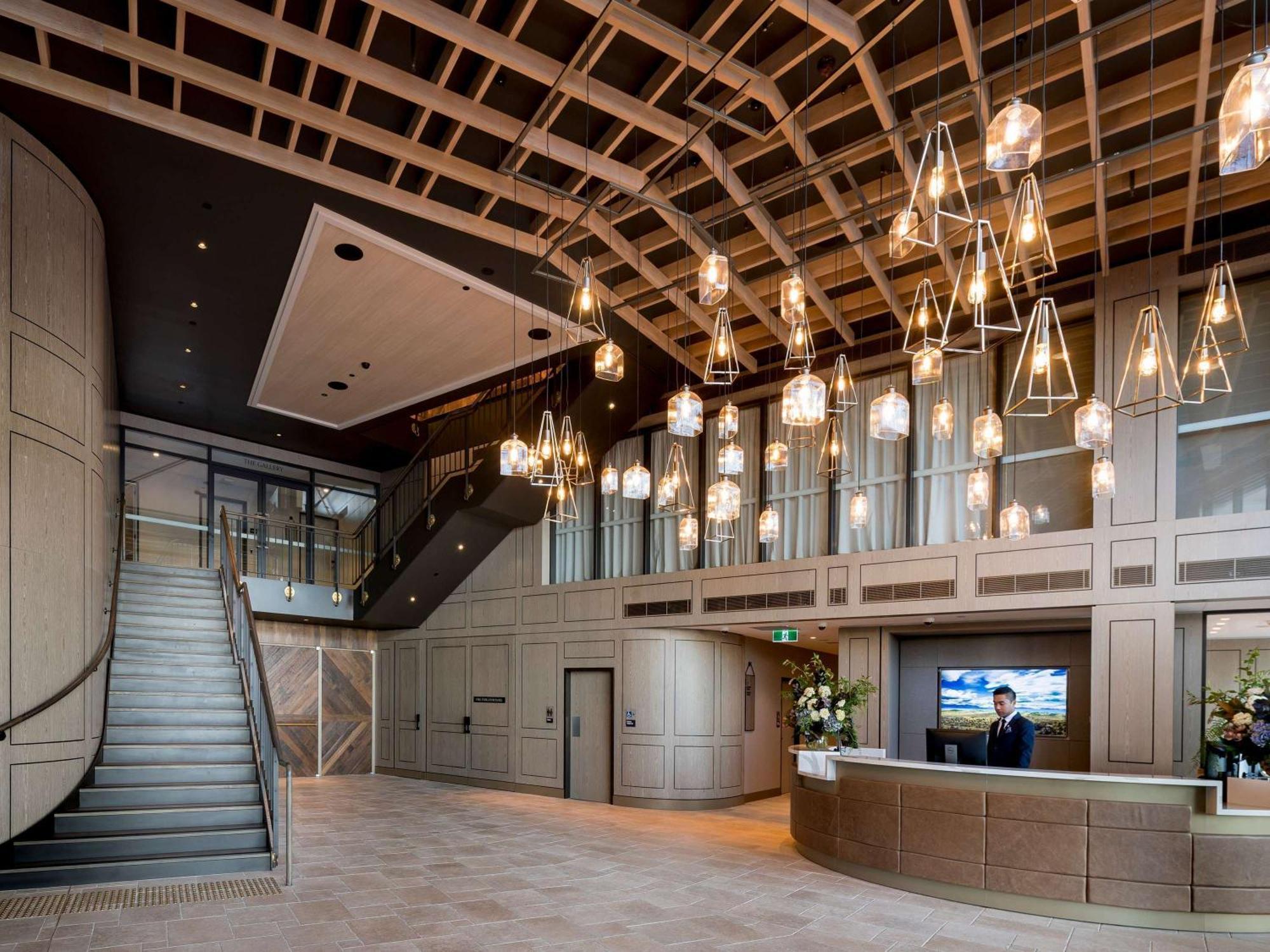 The William Inglis Mgallery Warwick Farm Buitenkant foto The interior of the clubhouse