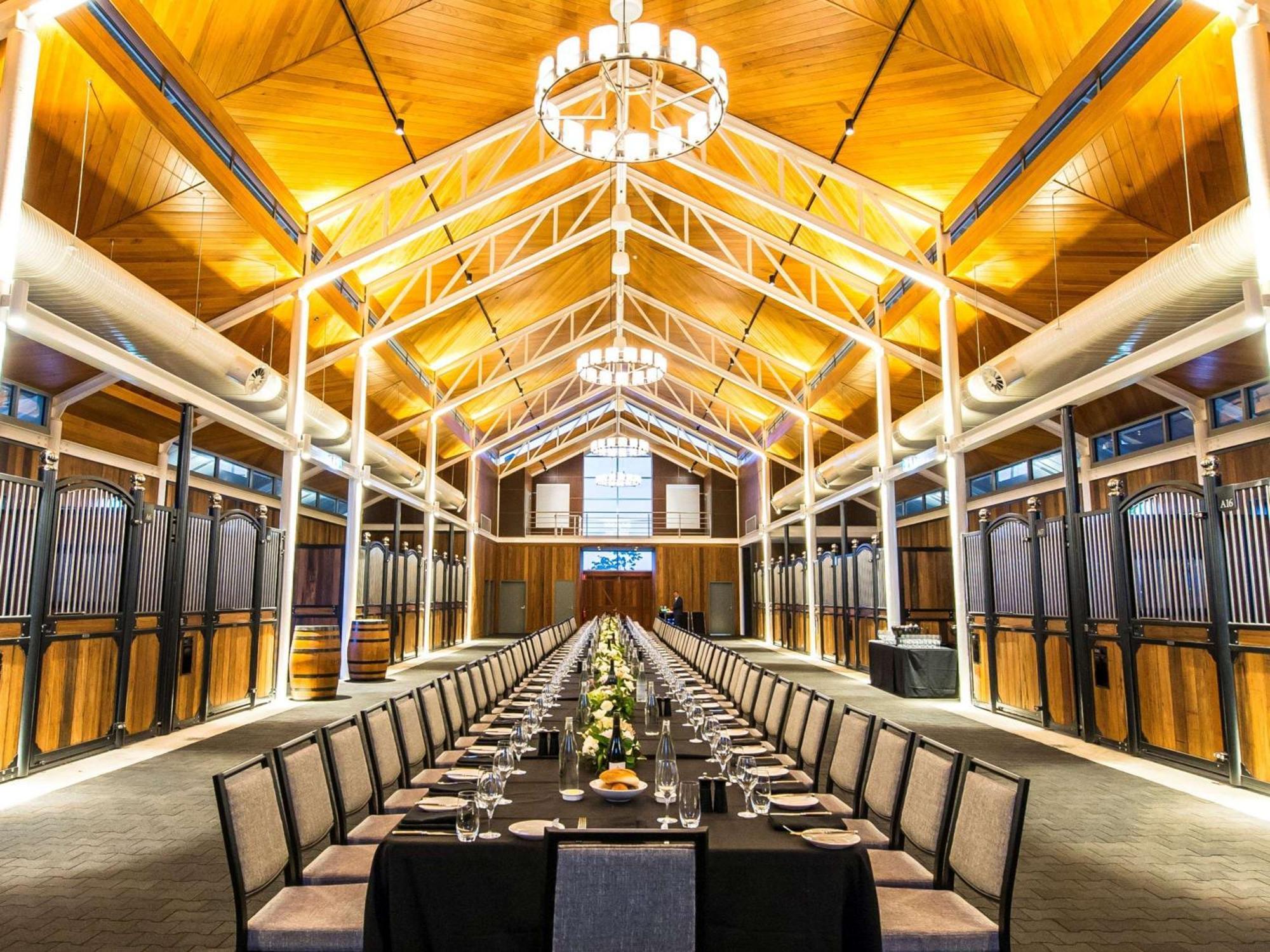 The William Inglis Mgallery Warwick Farm Buitenkant foto The Long Room