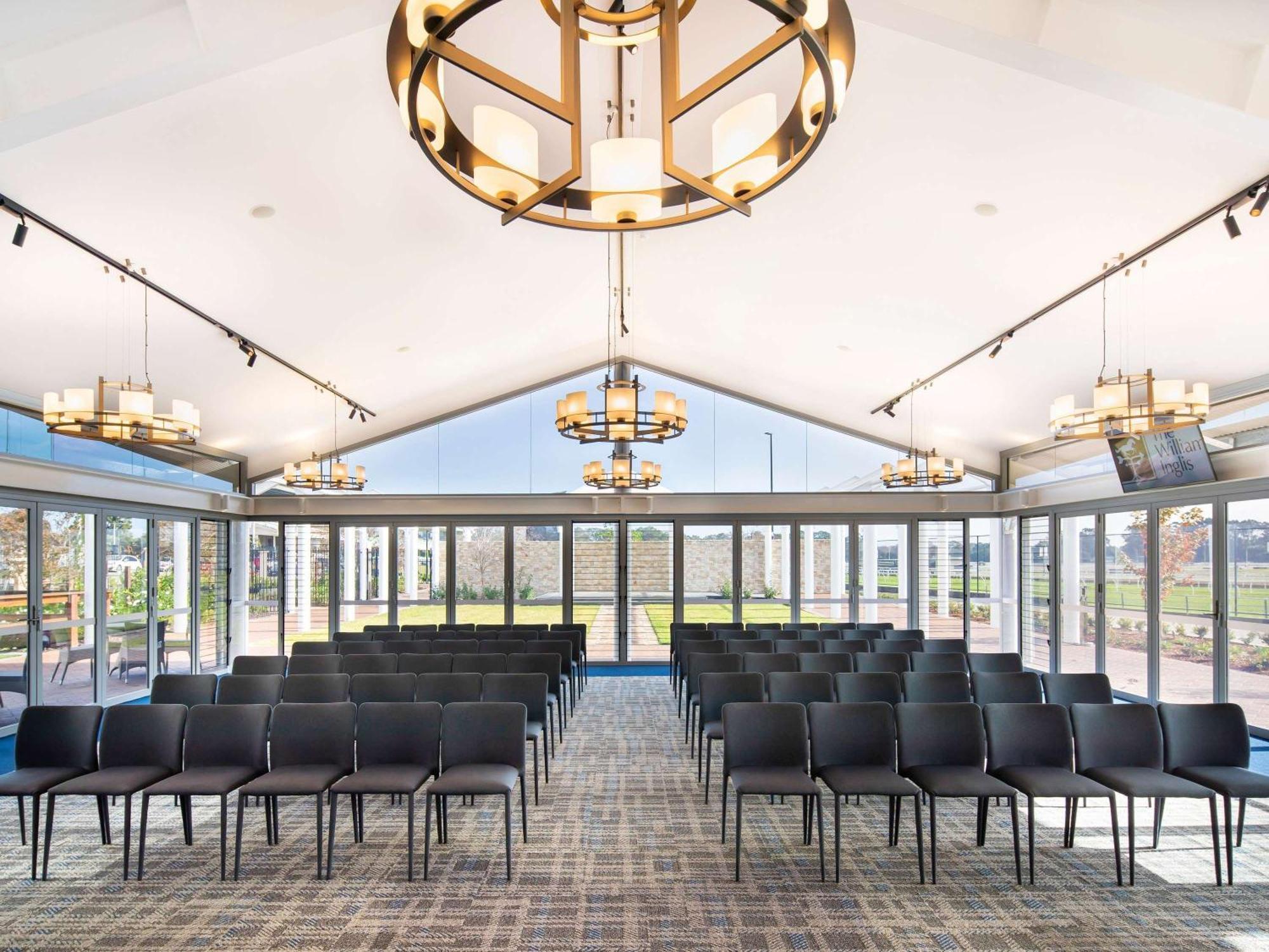 The William Inglis Mgallery Warwick Farm Buitenkant foto The interior of the clubhouse