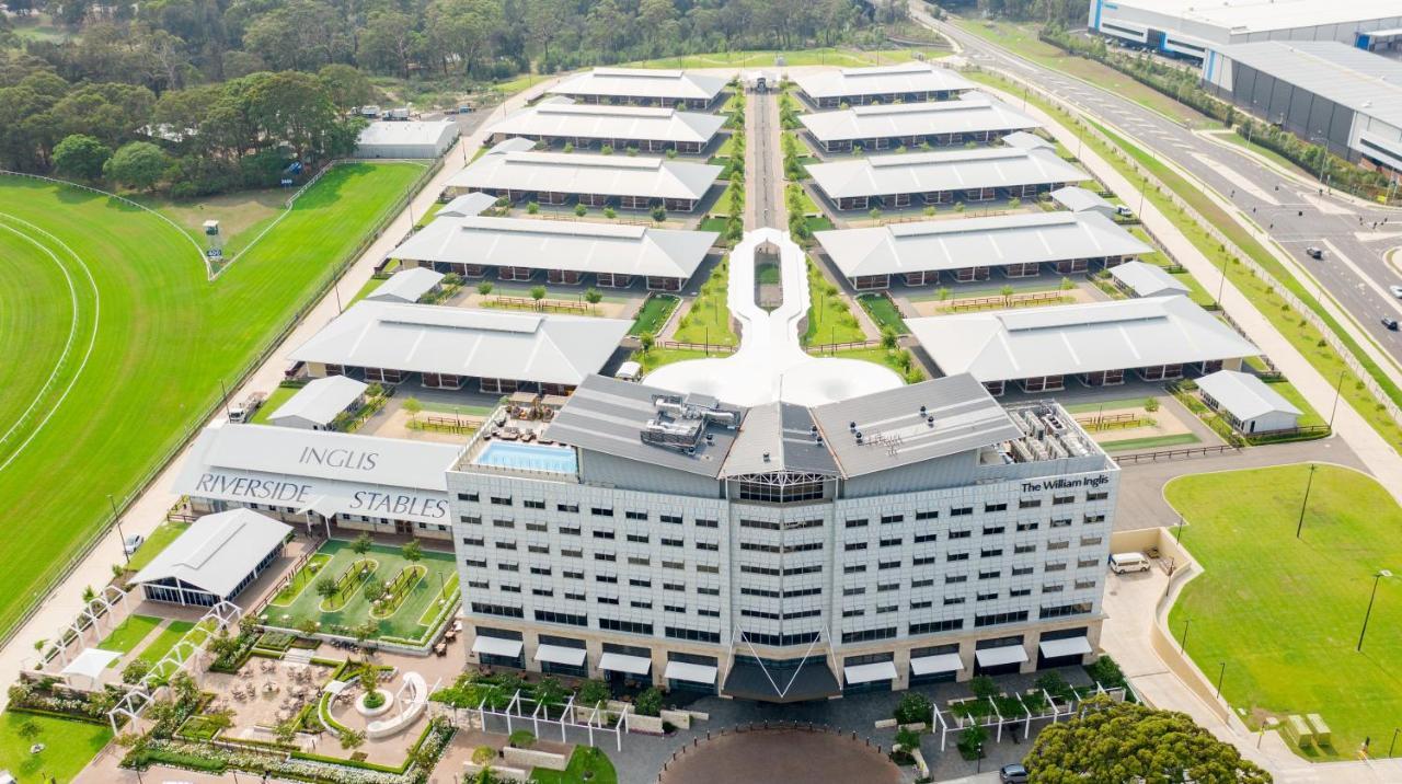 The William Inglis Mgallery Warwick Farm Buitenkant foto Aerial view of the hotel
